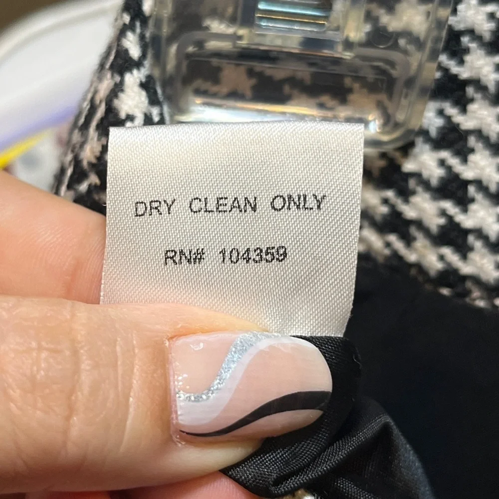 Black and White Knee Length Skirt with Lining Size 10